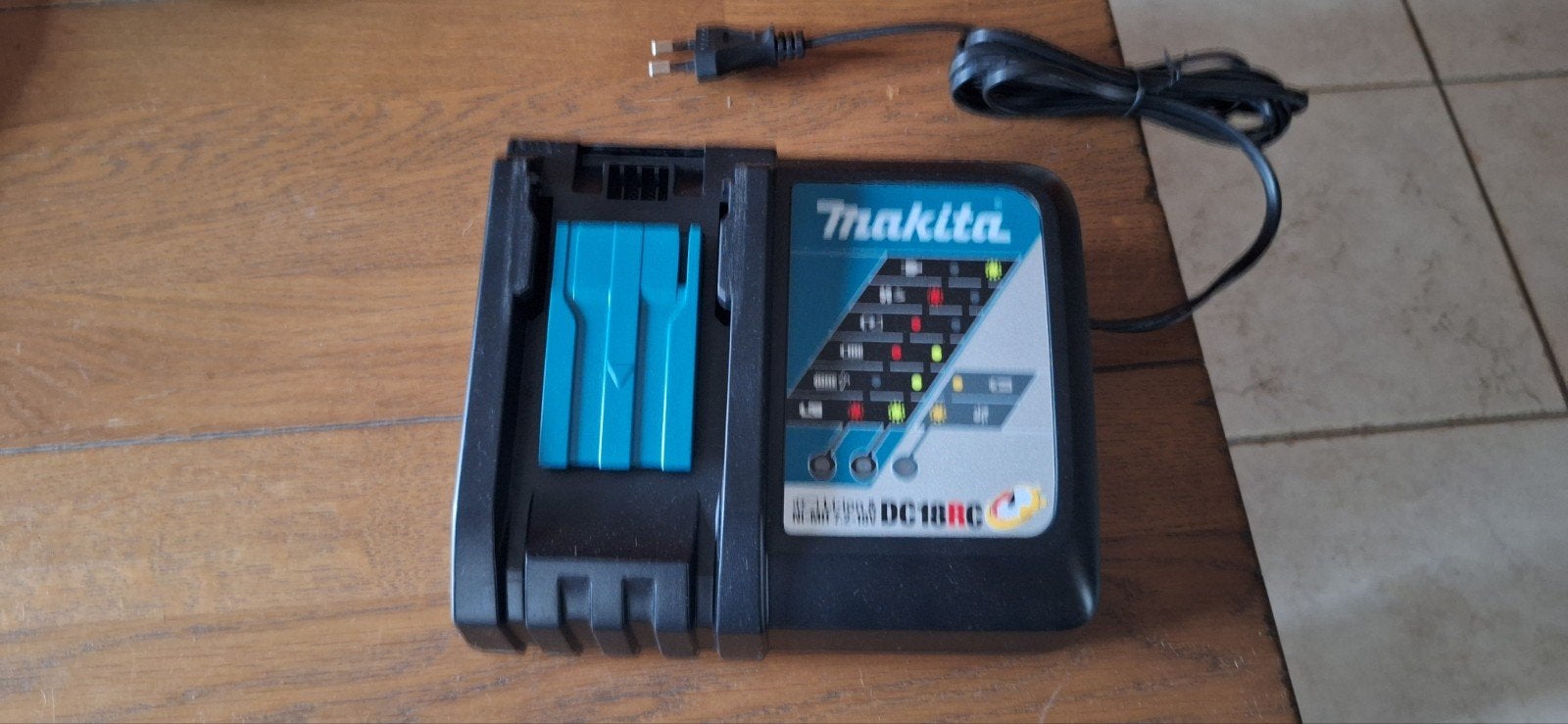 Makita snellader DC18RC, Ophalen