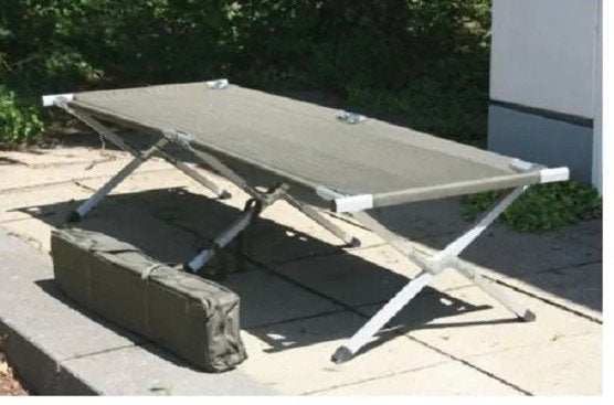 Opplooibaar alu veldbed (blauw), Tuin en Terras, Ophalen, Zo goed als nieuw, Aluminium