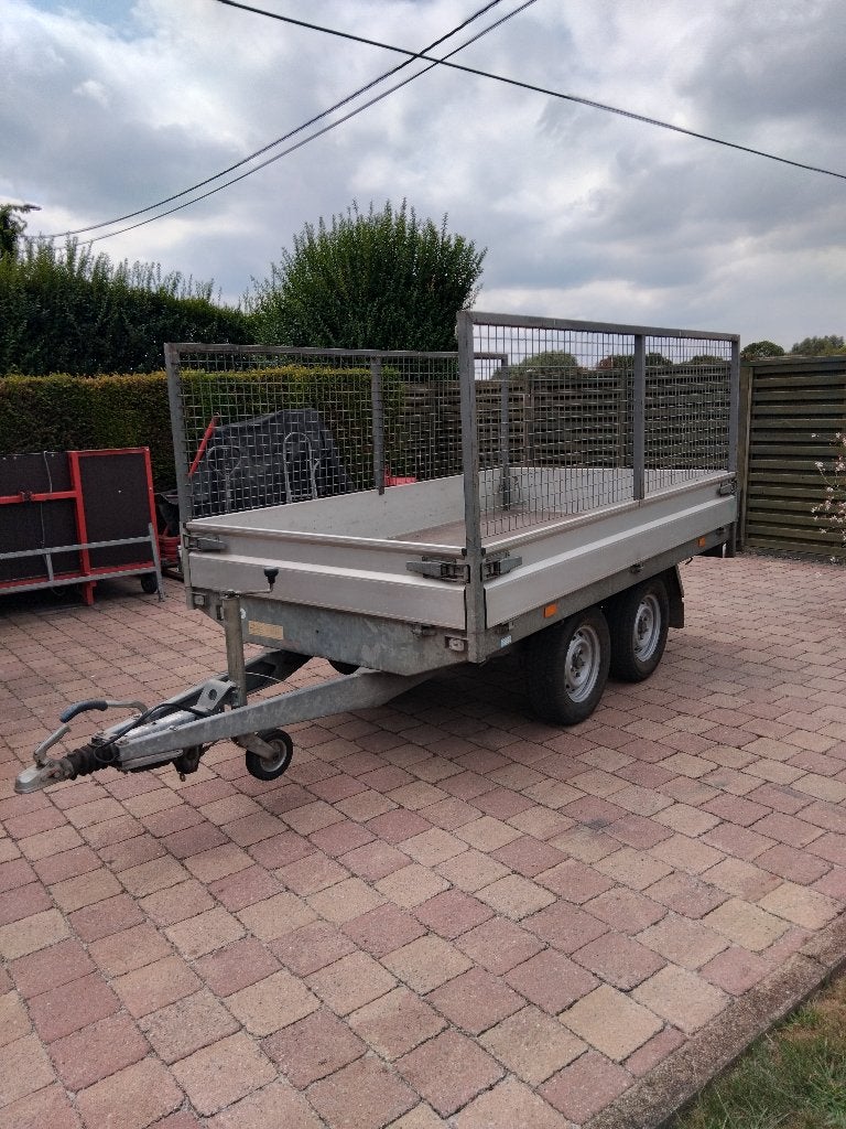 AANHANGWAGEN, Ophalen, Zo goed als nieuw