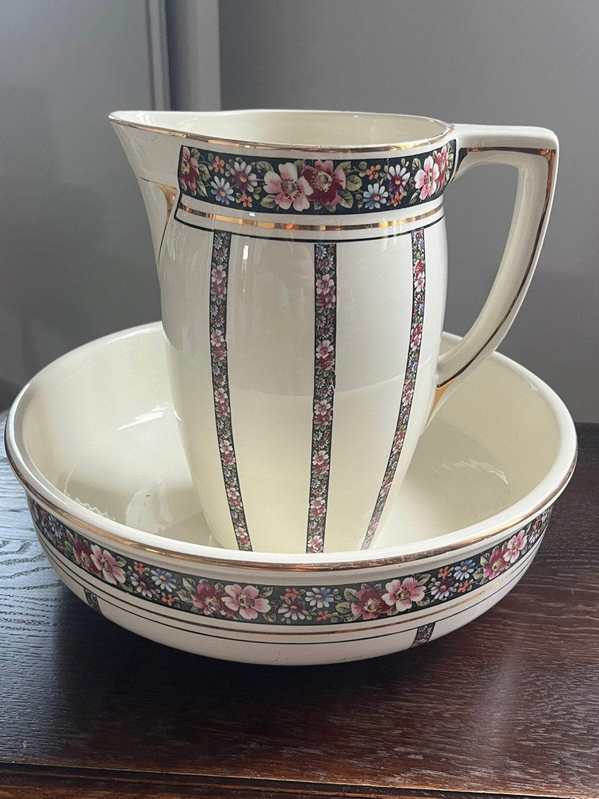 ensemble vasque et carafe en faïence classique, Enlèvement