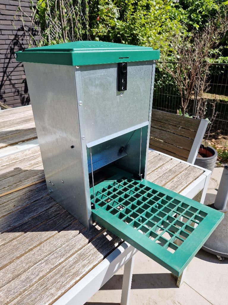 Trapbak kippen feed-o-matic, Dieren en Toebehoren, Pluimvee | Toebehoren, Ophalen, Zo goed als nieuw, Drinken en Voederen
