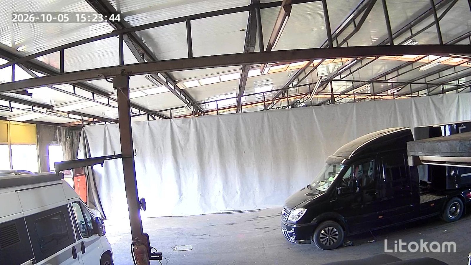 Espace parking auto - remorque - mobilhome, Caravans en Kamperen