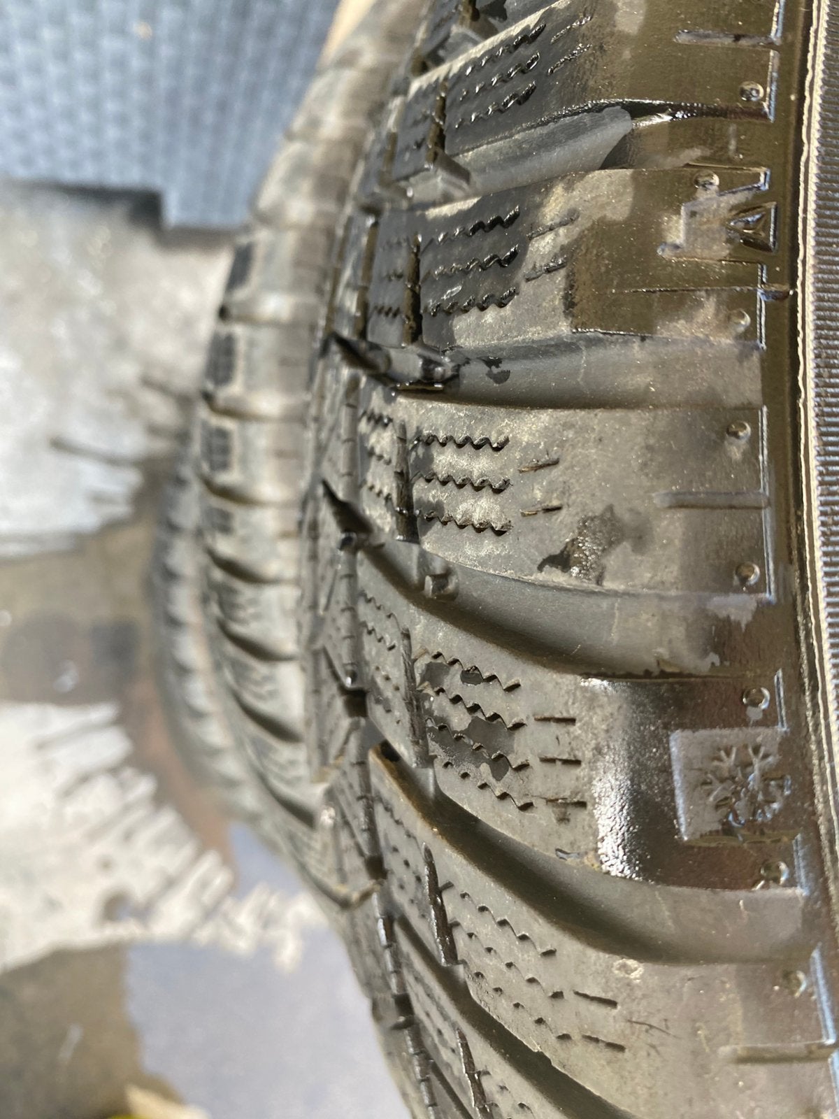 4 pneus hiver Falken, Enlèvement, Comme neuf