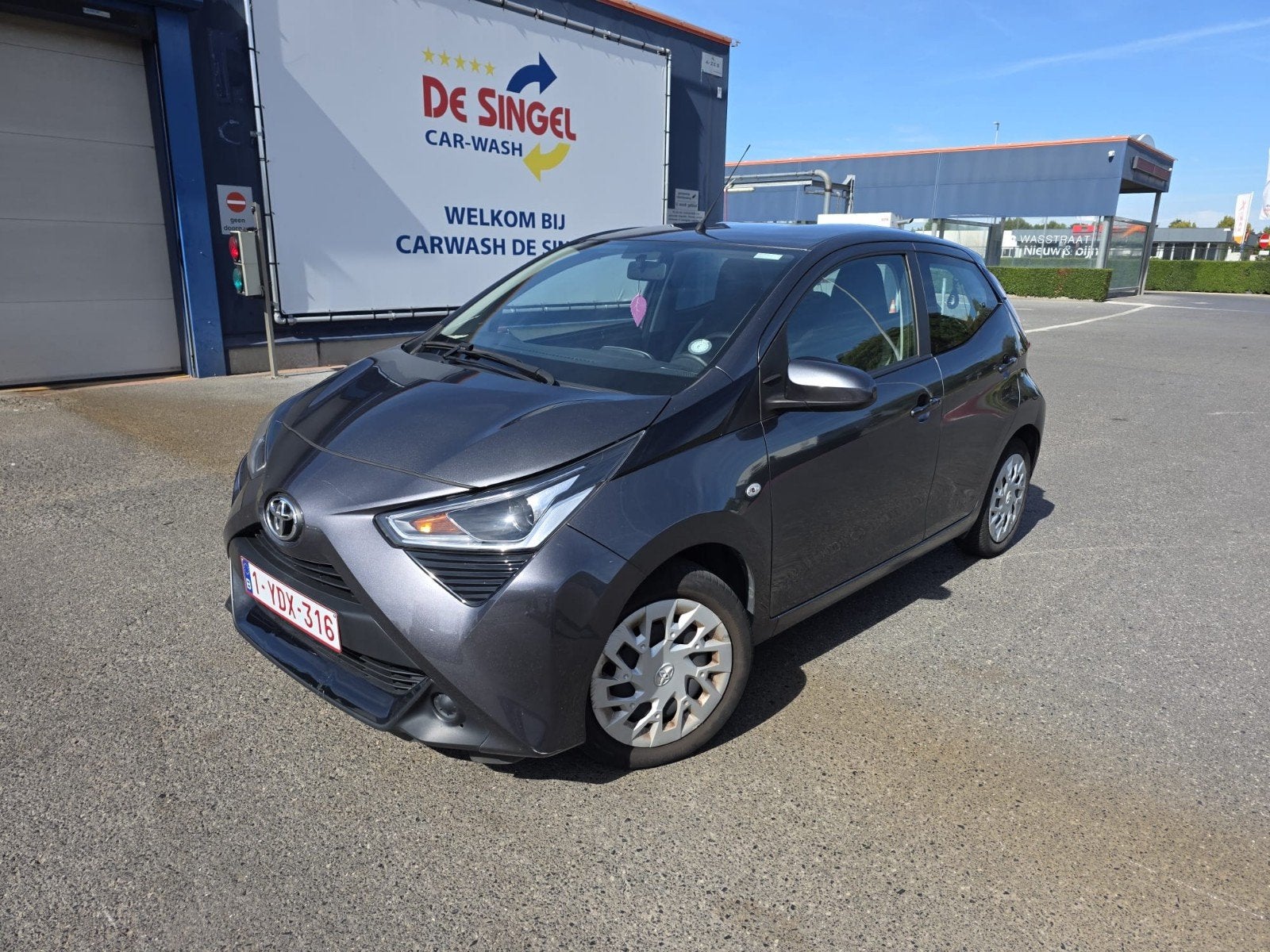 toyota aygo automatique à peine +-44000 km, Autos, Argent ou Gris, Achat, Euro 6, Entretenue par le concessionnaire