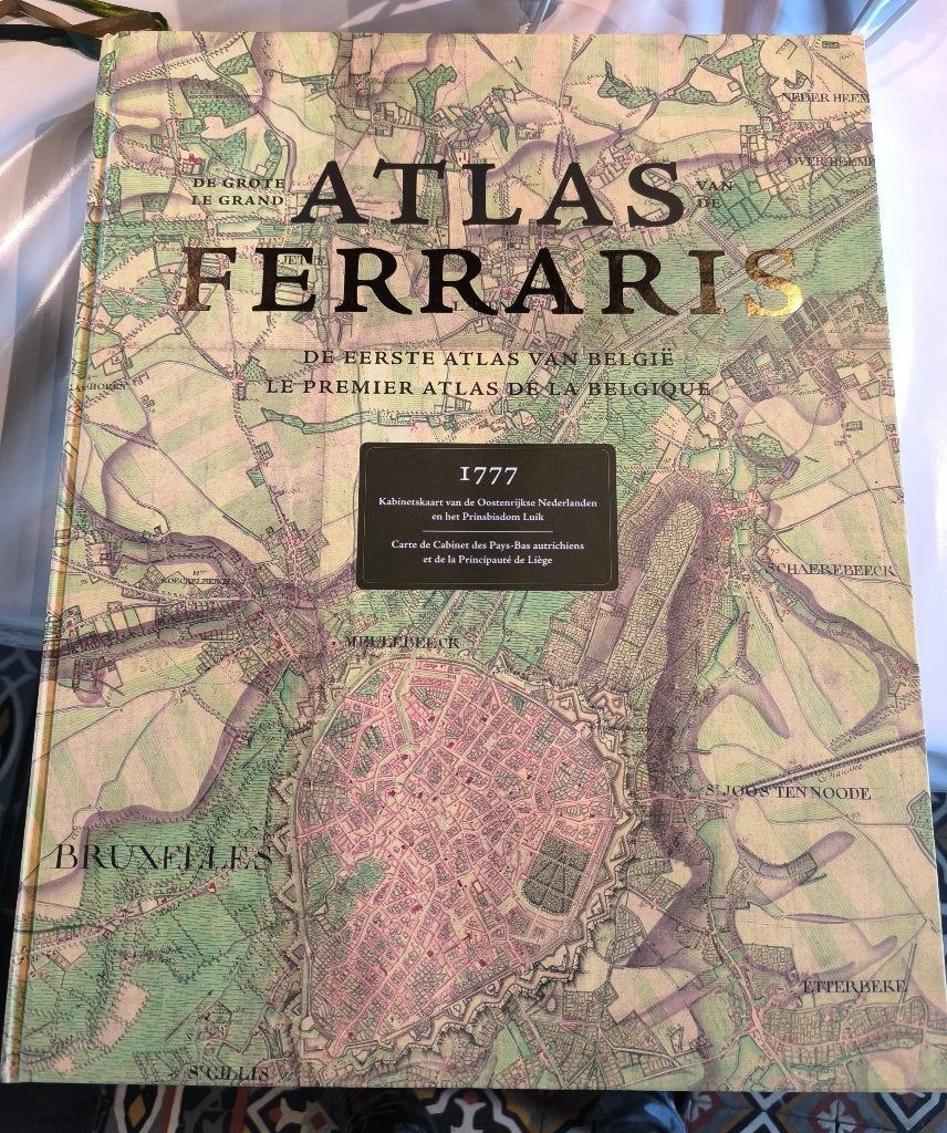 Atlas Ferraris 1777 – Grote editie Lannoo – met beschermdoos, Boeken, Atlassen en Landkaarten, Ophalen, Voor 1800, België, LANNOO