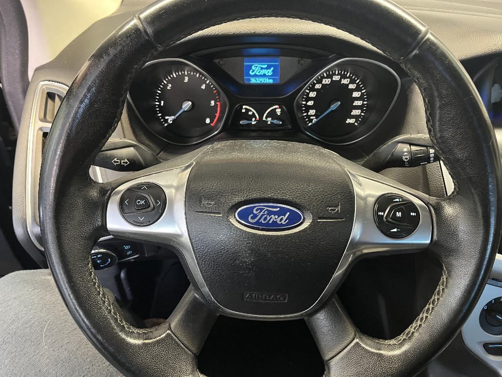 Ford-Focus (voor pro. die op zoek zijn naar onder., motoren), Auto's, Euro 5, Stof, 5 deurs, Particulier