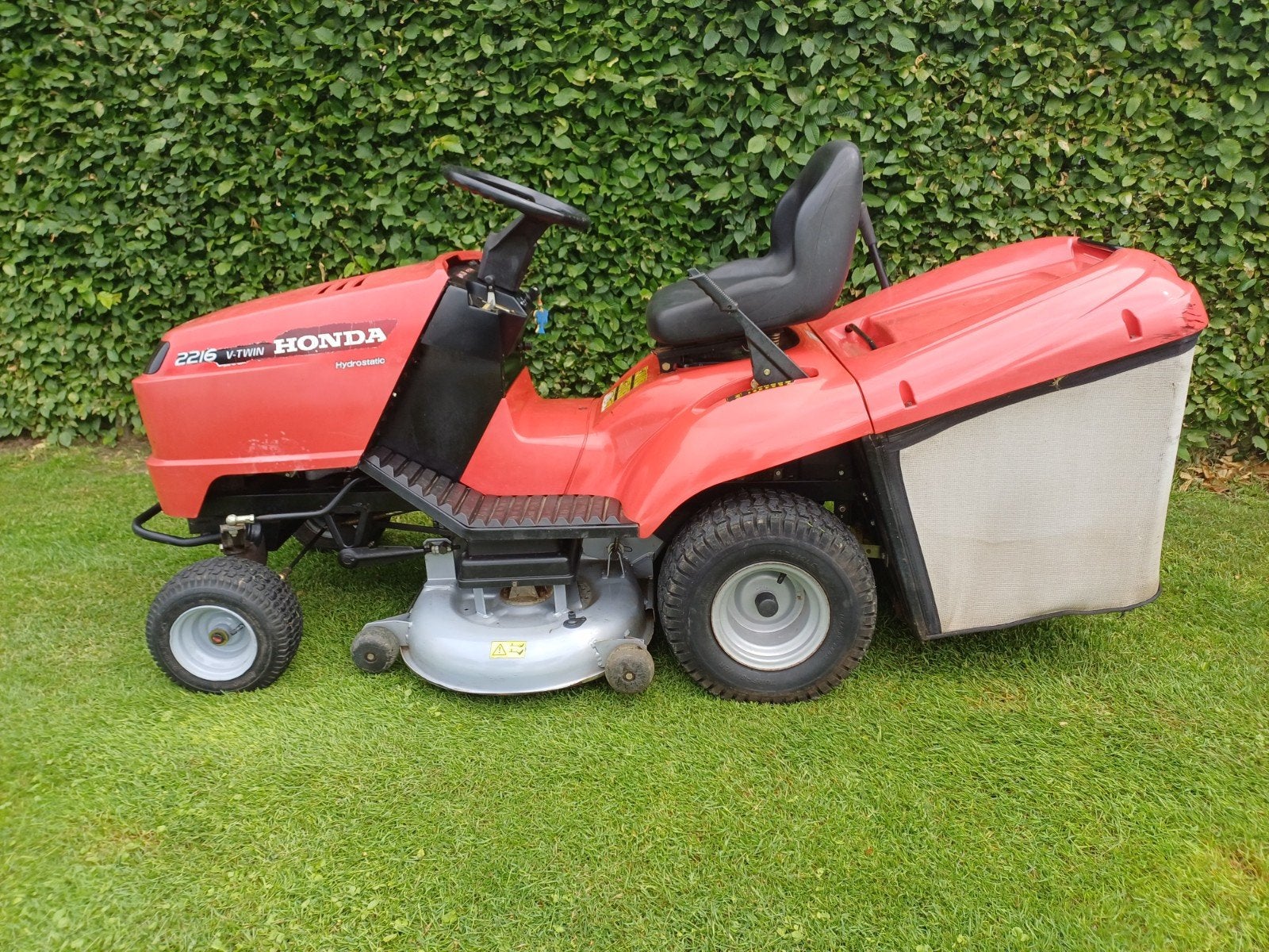Honda 2216 2 cylindres 102 cm de largeur de coupe, Enlèvement