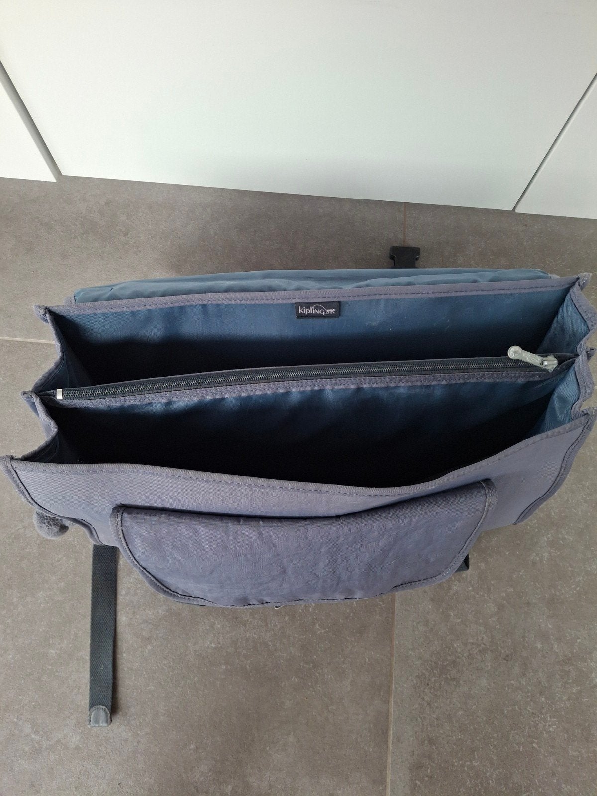 Boekentas Kipling, Diversen, Ophalen