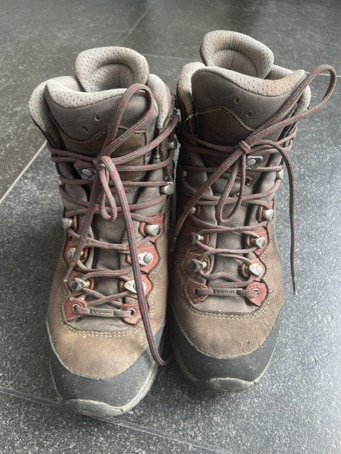 Wandelschoenen, Sport en Fitness, Ophalen, Zo goed als nieuw, Schoenen