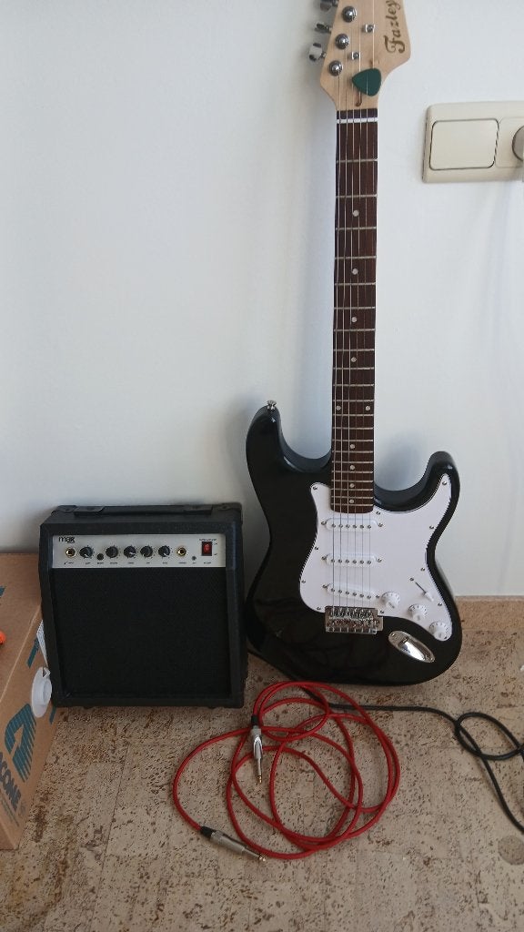 mack guittare et amplis, Musique & Instruments, Instruments à corde | Guitares | Électriques, Neuf, Autres marques, Avec ampli
