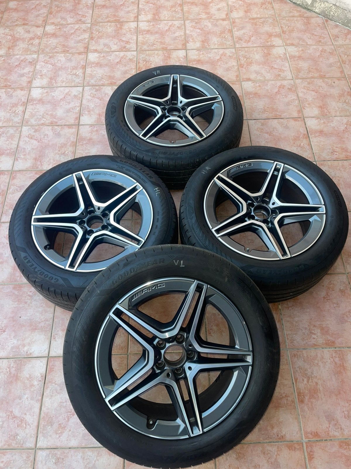4 jantes alu mercedes 19 + 4 pneus goodyear, Autos : Pièces & Accessoires, Pneus & Jantes, Enlèvement, 19 pouces, Pneu(s)