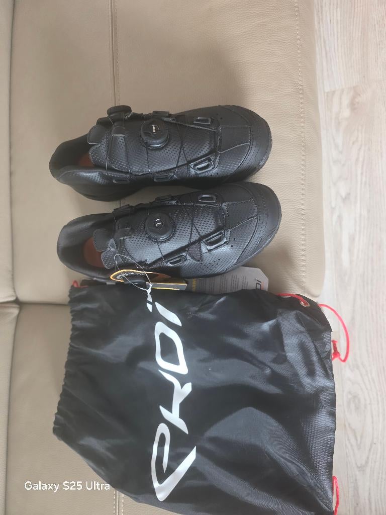 Chaussures de vélo IKOI noires, Enlèvement ou Envoi, Neuf, Chaussures