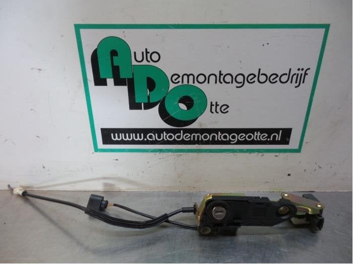 Mécanique de verrouillage hayon d'un Volkswagen Passat (Pas, Volkswagen, -, Utilisé, -