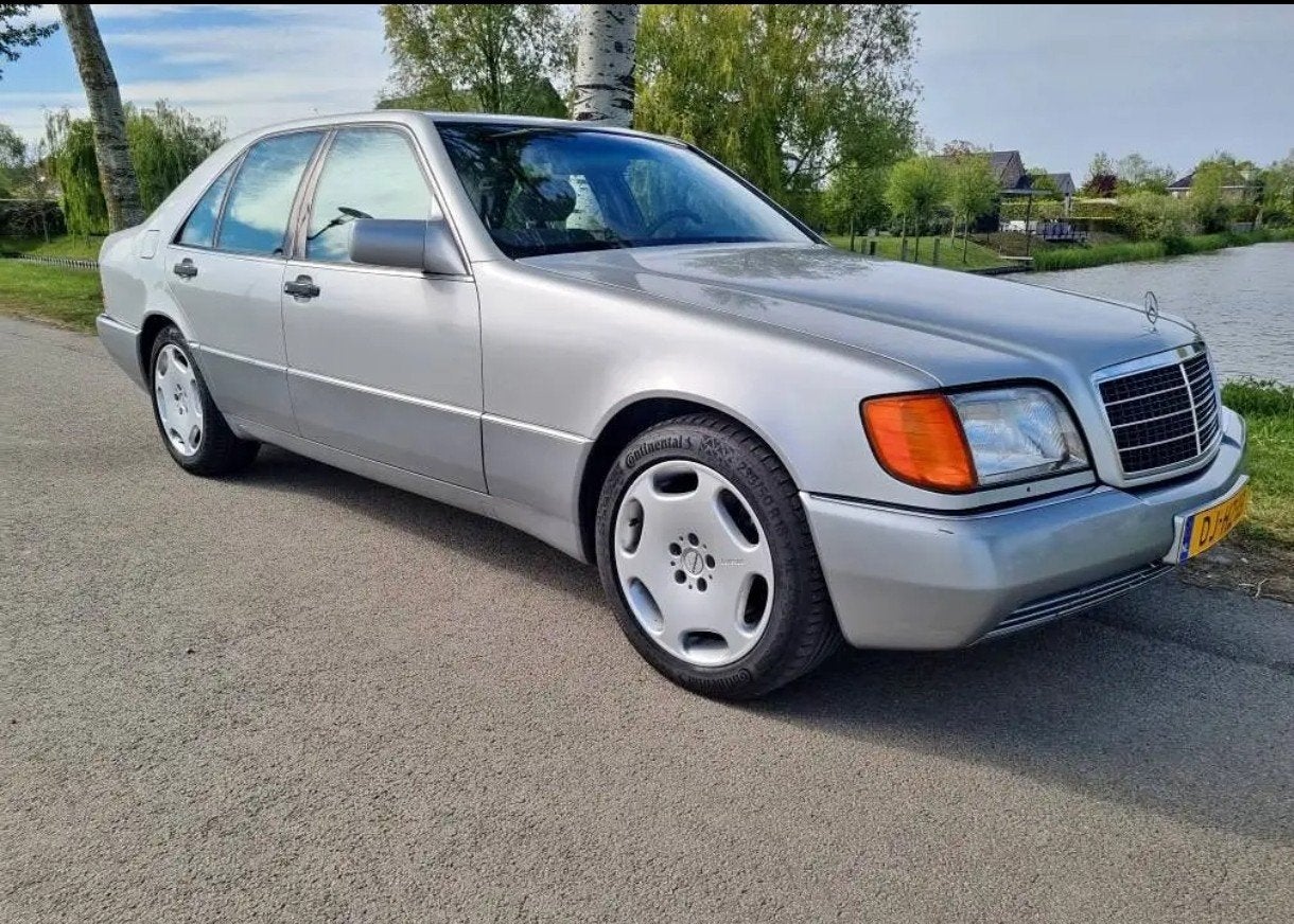 Mercedes 300SE UNIQUE 37 000 KM 1992, Autos, Argent ou Gris, Achat, 4 portes, Entreprise
