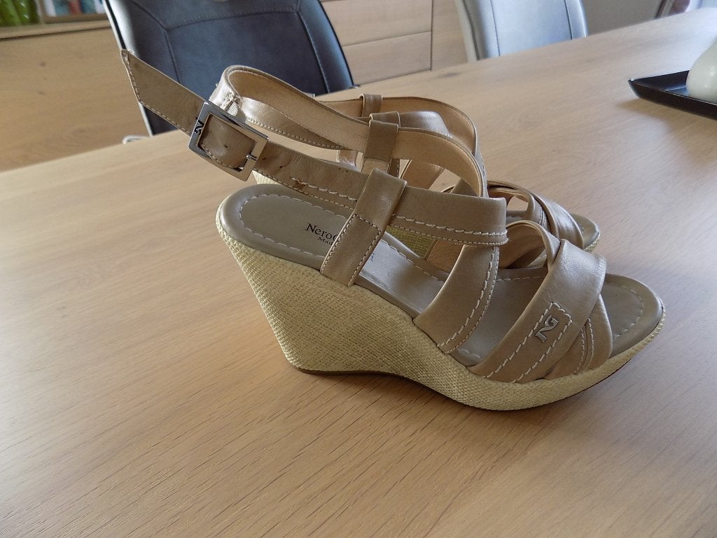 Sandales NG, Vêtements | Femmes, Chaussures, Comme neuf, Chaussures à haut talons, Beige, Enlèvement