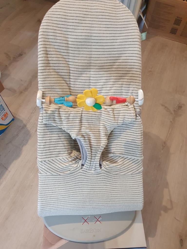 Wipper Babybjörn + Trixie-hoes + speelboog, Kinderen en Baby's, Ophalen of Verzenden