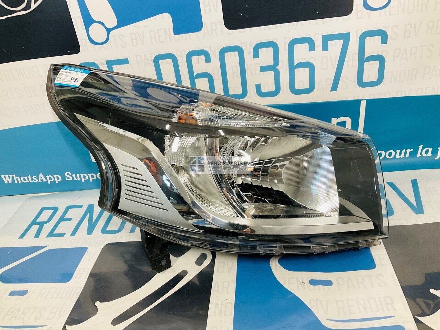Koplamp Opel Vivaro \\ Renault Trafic 3 Rechts Led 260109424, Gebruikt, -, -, Ophalen of Verzenden