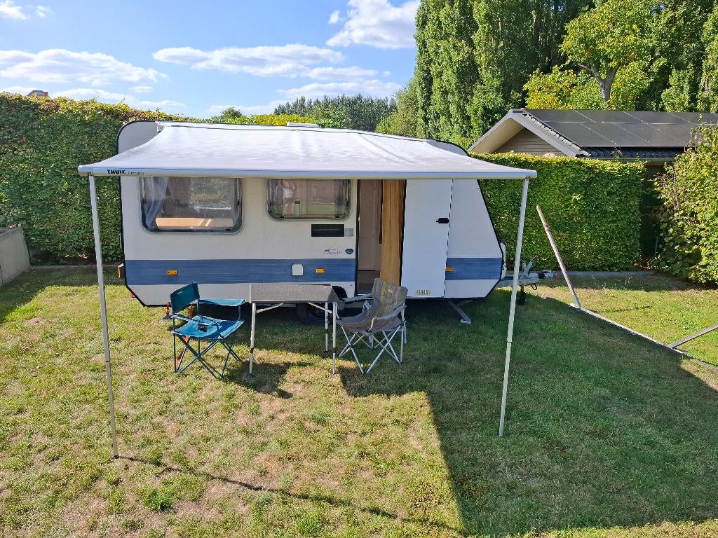 Charmante Retro Caravan  – Merk Adria, Caravans en Kamperen, 2 aparte bedden, Luifel, Treinzit, Particulier
