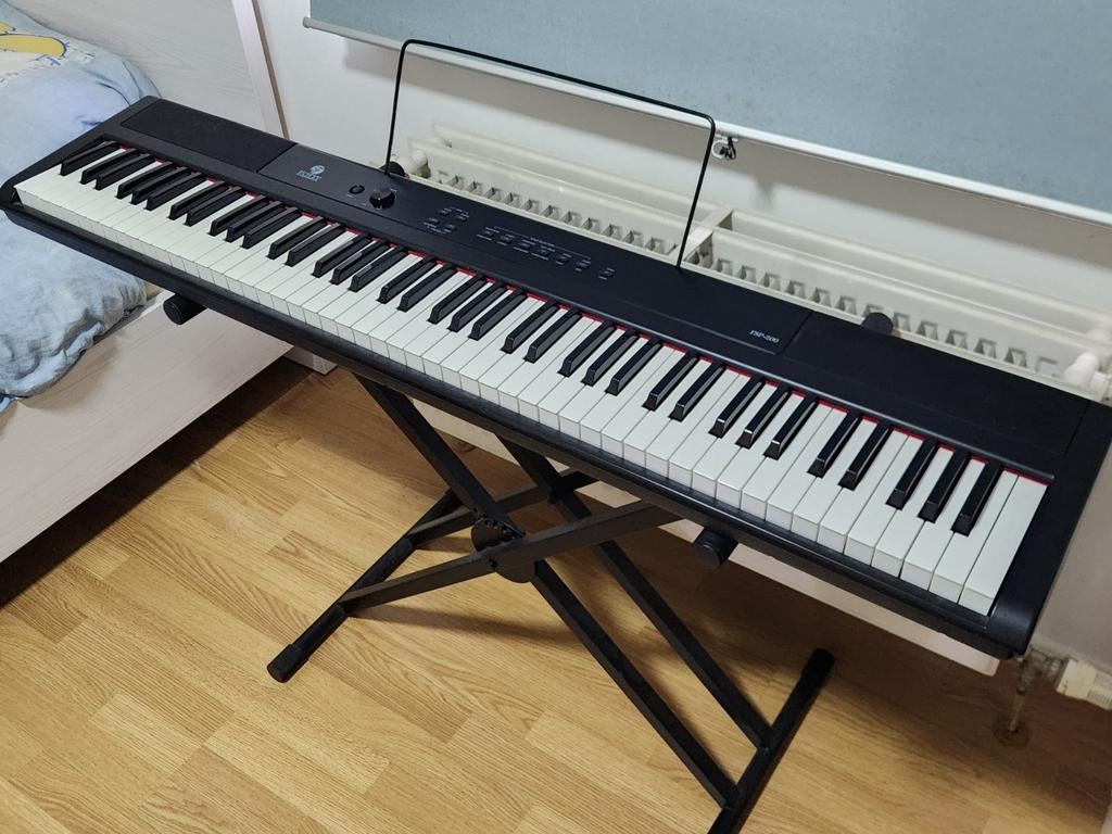 Clavier 7 octaves tel qu'un piano à queue, Musique & Instruments, 88 touches, Roland, Comme neuf, Enlèvement