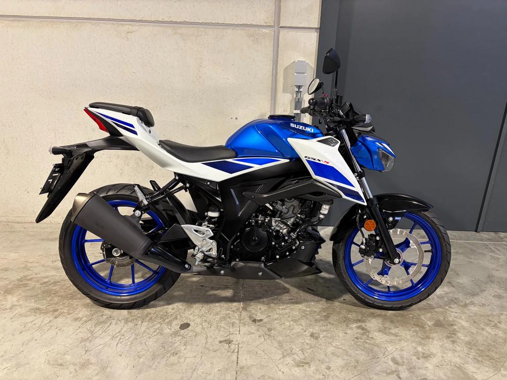 Suzuki GSX-S 125 in zeer mooie staat met handige tanktas, Motoren, Bedrijf, 125 cc, Overig, 11 kW of minder