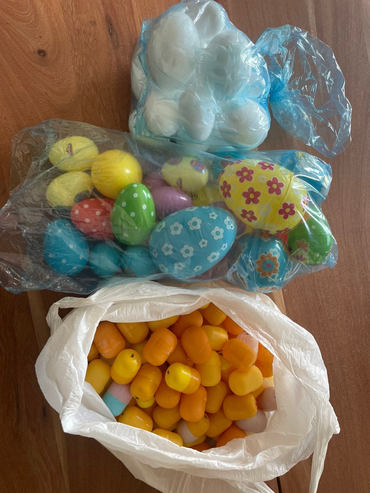 Paaseieren plastic en piepschuim, Ophalen, Zo goed als nieuw