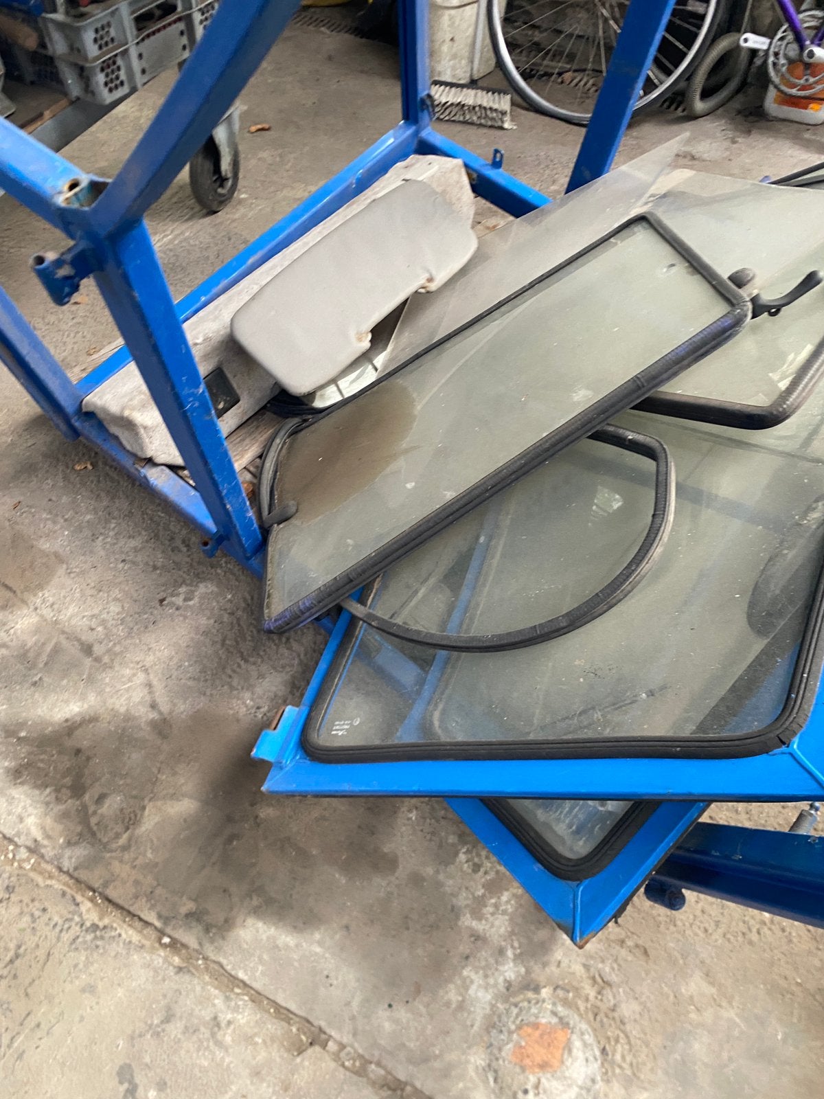 Cabine voor iseki tracktor, Zakelijke goederen, Ophalen