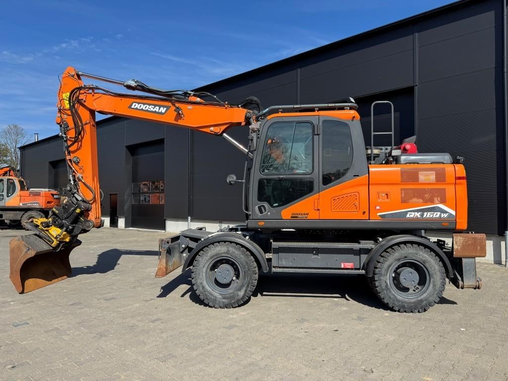 Doosan DX160-7 1500 uur Engcon DC2 Gripper Nieuw staat !!, Enlèvement, Excavatrice