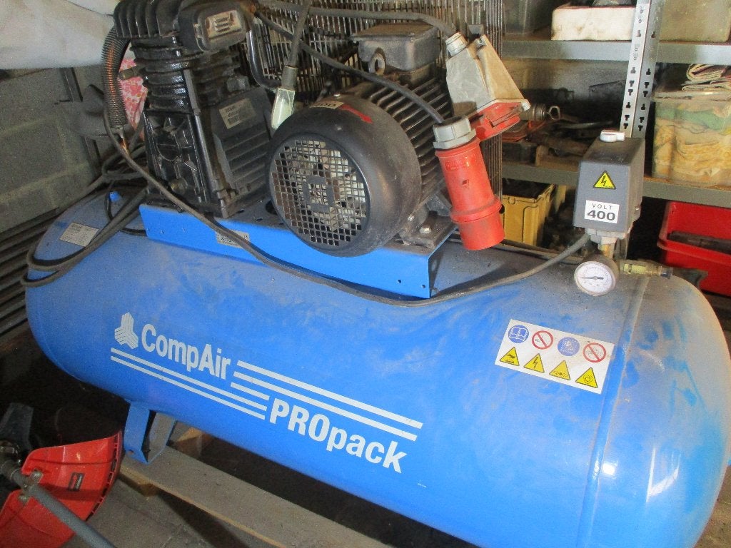 Professioneel compressor compair, Doe-het-zelf en Bouw, Ophalen, 800 liter/min of meer, Zo goed als nieuw, 10 bar of meer
