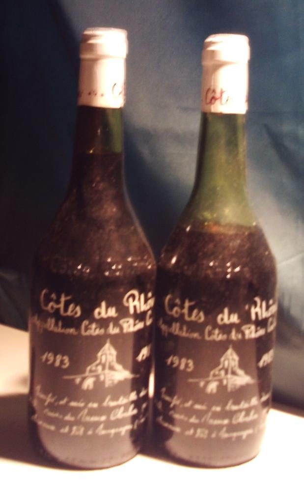 2 Oude Franse rode Wijn - Cotes du Rhone - 1983, Verzamelen, Frankrijk, Ophalen of Verzenden, Zo goed als nieuw, Rode wijn