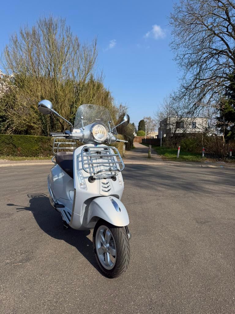 Vespa Primavera Touring 125, Fietsen en Brommers, Scooters | Vespa, Overige modellen, Zo goed als nieuw, Benzine, 125 cc