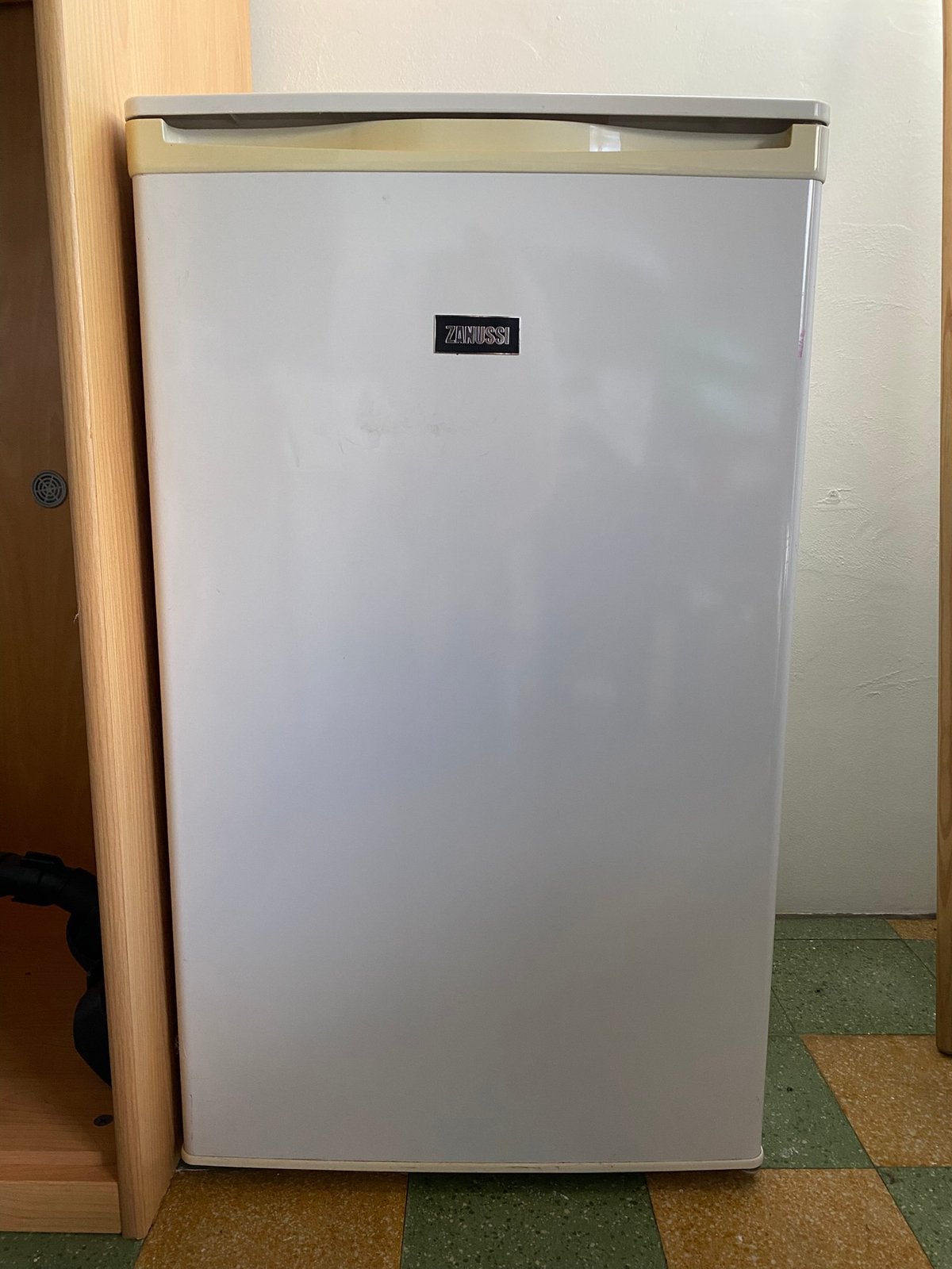 Koelkast Zanussi tafelmodel, 75 tot 100 liter, 45 tot 60 cm, Ophalen, 85 tot 120 cm