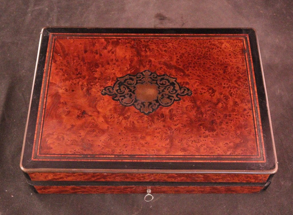 Boîte ancienne avec jetons de jeu, Enlèvement ou Envoi