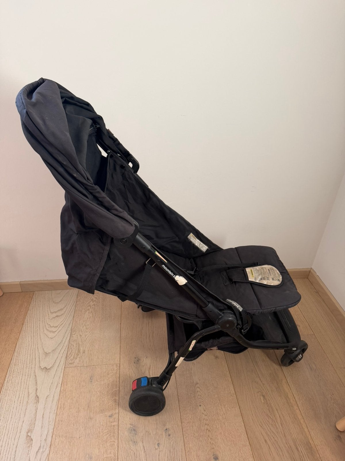 Mountain buggy Nano Pro zwart, Kinderen en Baby's, Ophalen, Gebruikt, Overige merken, Verstelbare rugleuning