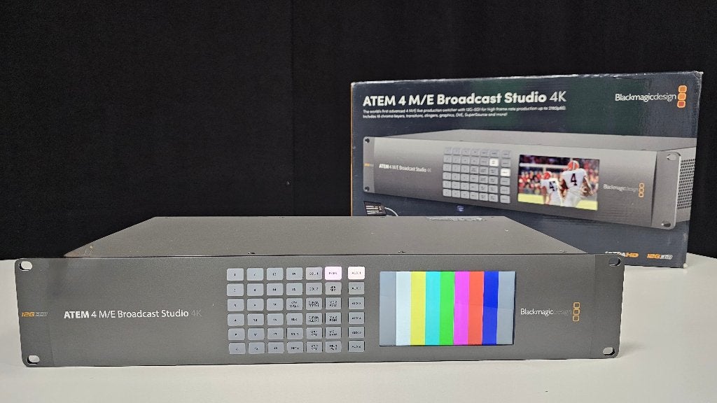 ATEM 4 M/E BROADCAST STUDIO 4K 12G, Blackmagic, Video switcher/mixer, Ophalen of Verzenden, Zo goed als nieuw