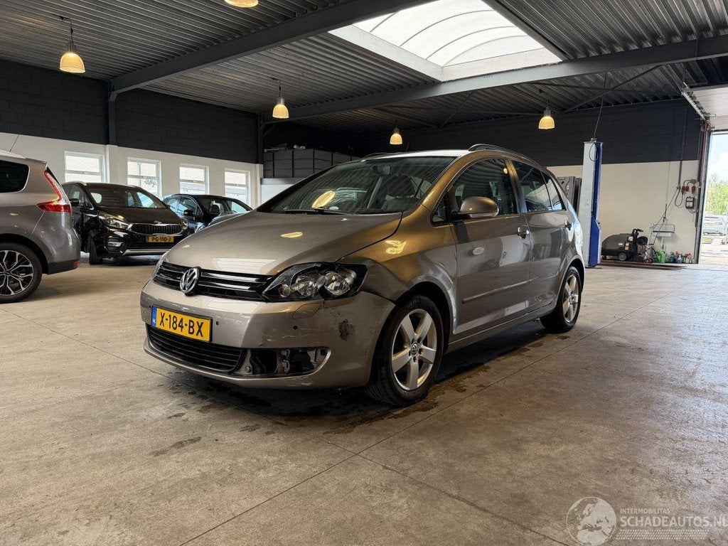 Volkswagen Golf Plus 1.4 Easyline, Autos : Divers, Voitures accidentées, Volkswagen, Boîte manuelle, Essence, Hatchback, Brun
