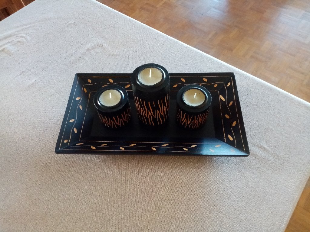 Set composé d'un plateau et de 3 bougeoirs., Neuf, Bougeoir pour bougie chauffe-plat, Enlèvement, 14 cm