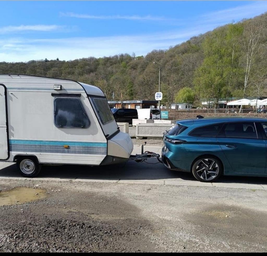 Adria caravan -750 kg met Dorema luifel, Caravans en Kamperen, Particulier, Luifel, Adria