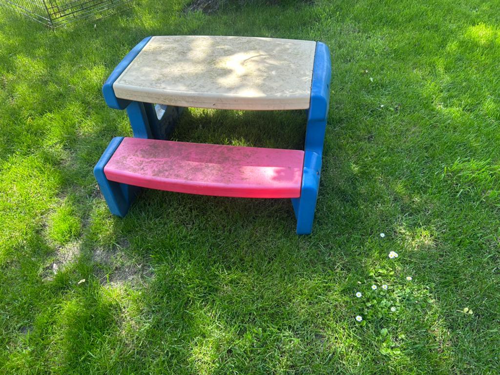Picknick bank kinderbank little tikes, Ophalen, Zo goed als nieuw