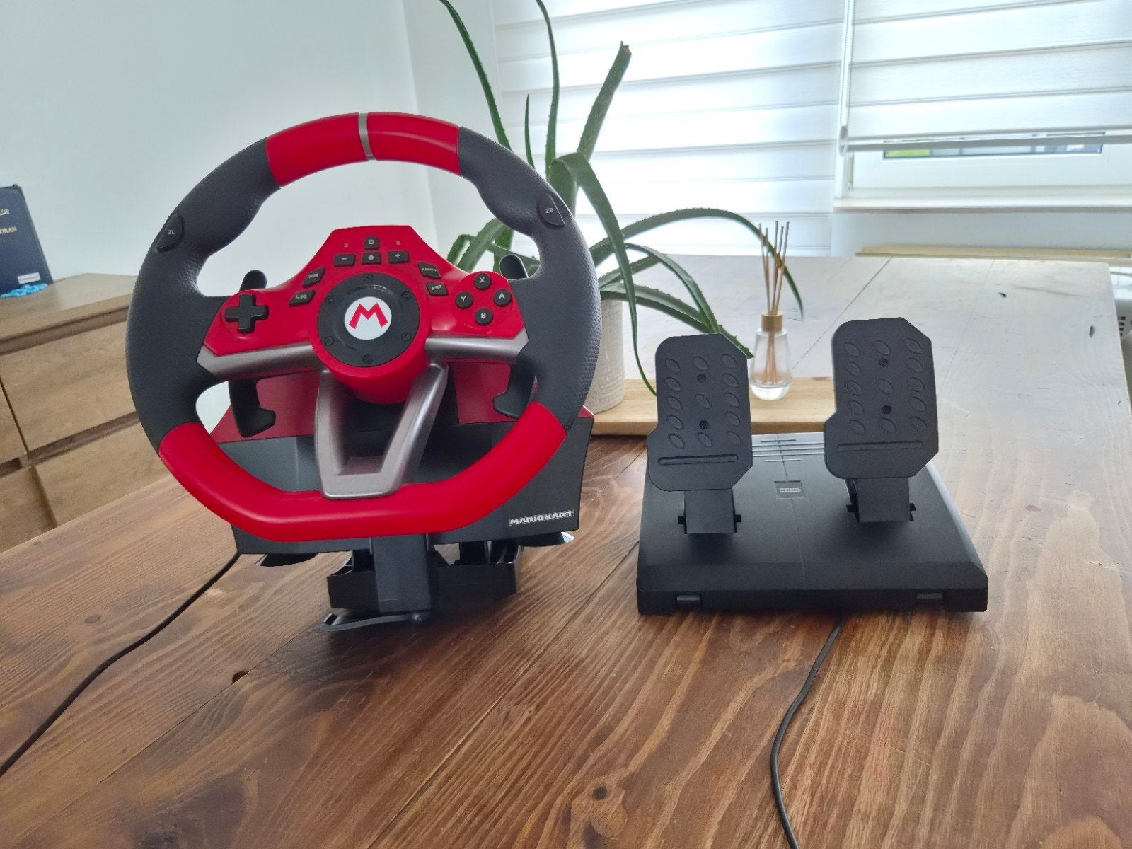 Hori Mario Kart Racing Wheel Pro Deluxe - Nintendo Switch /, Ophalen, Zo goed als nieuw, Switch, Stuurtje of Sportattribuut
