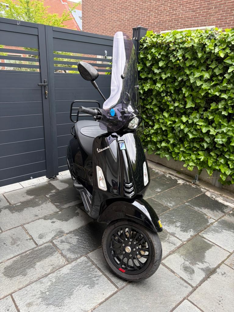 Vespa sprint 50cc injectie 2018, Fietsen en Brommers, Ophalen, Zo goed als nieuw, Benzine, 50 cc