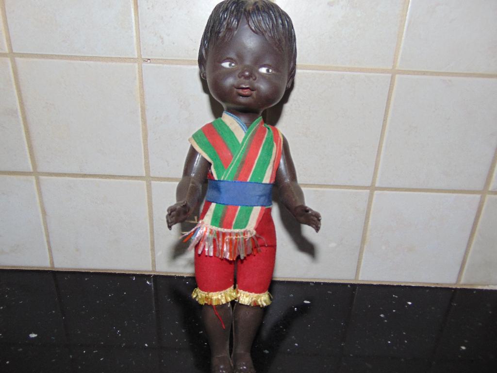 Oud gekleurd popje 25 cm, Ophalen of Verzenden