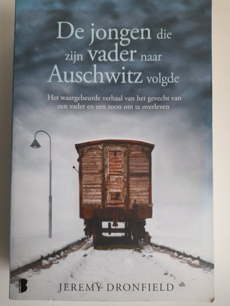 De jongen die zijn vader naar Auschwitz volgde., Ophalen of Verzenden, Zo goed als nieuw