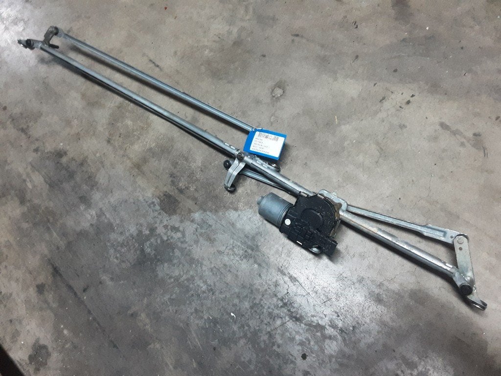 MOTEUR ESSUIE-GLACE AVANT Peugeot 308 (4A / C) (0390241869), Kontakt-peugeot@peugeot.com, Utilisé, Peugeot Deutschland GmbH, Bahnhofsplatz
65423  Rüsselsheim, DE
