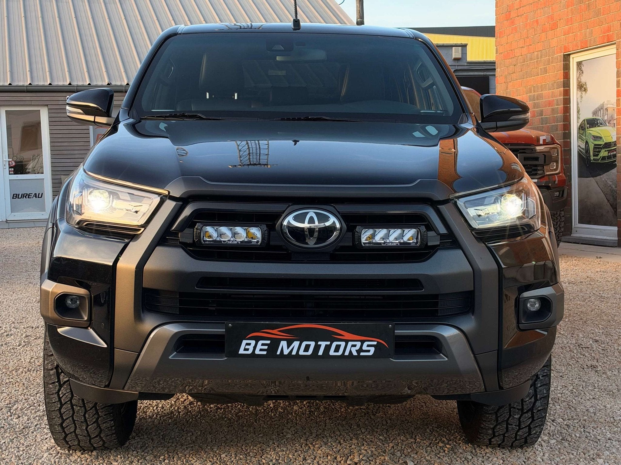 Toyota Hilux INVINCIBLE 2.8 D-4D 4WD HARD-TOP * TVACBTW IN, Automaat, 4 deurs, Gebruikt, 4 cilinders