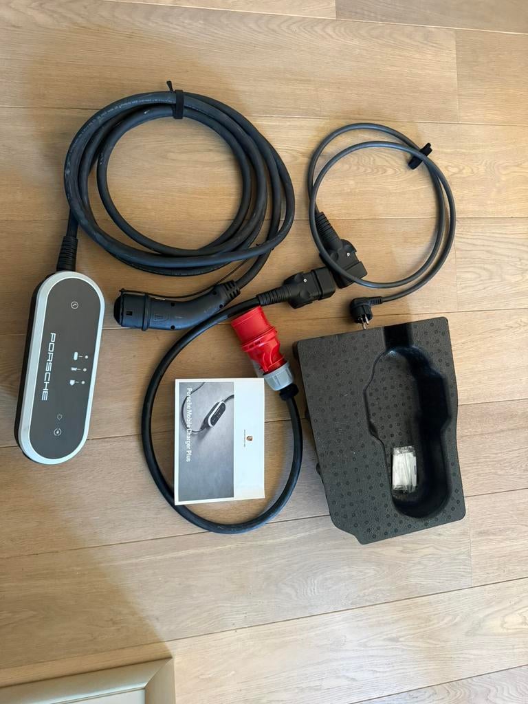 Porsche mobile charger nieuw nooit gebruikt, Enlèvement, Neuf, Câble de charge