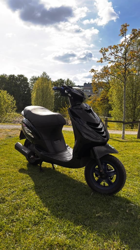 Piaggio Zip 4t a klasse (onbegrensd met ab), Fietsen en Brommers, Scooters | Piaggio, Zo goed als nieuw, Ophalen