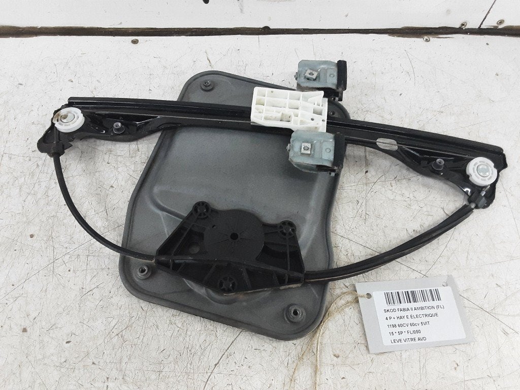 VITRE MECANISME AVANT DROIT Skoda Fabia II Combi, Mevr. I. Hauben, Utilisé, Skoda, Rue de l'Espoir 34 34
4030  GRIVEGNÉE, BE