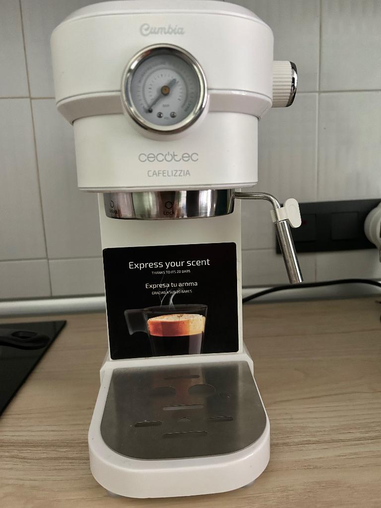 Cambia Cecotec cafelizzia koffiezetapparaat, Ophalen, Gebruikt, Overige merken, Waterreservoir