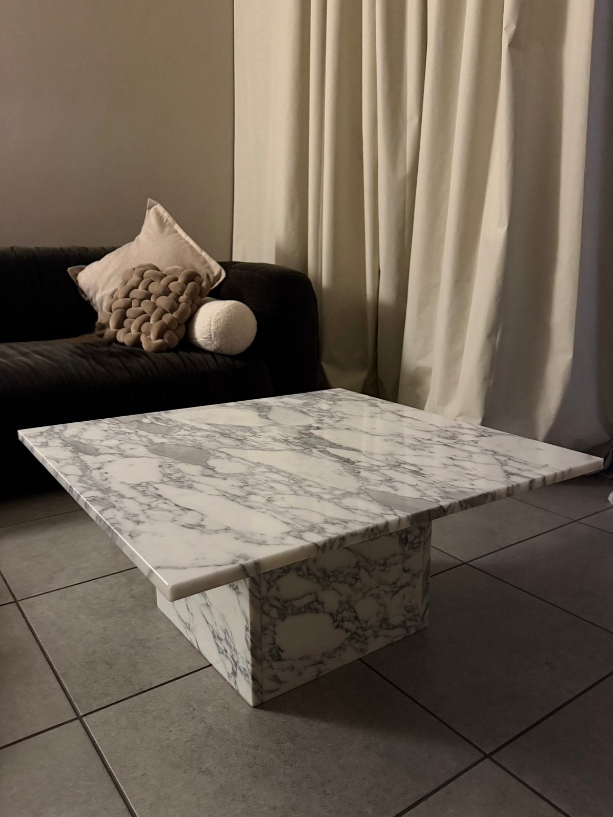 Table basse en marbre, blanc/gris, carrée, aspect solide, Enlèvement, Comme neuf, Carré