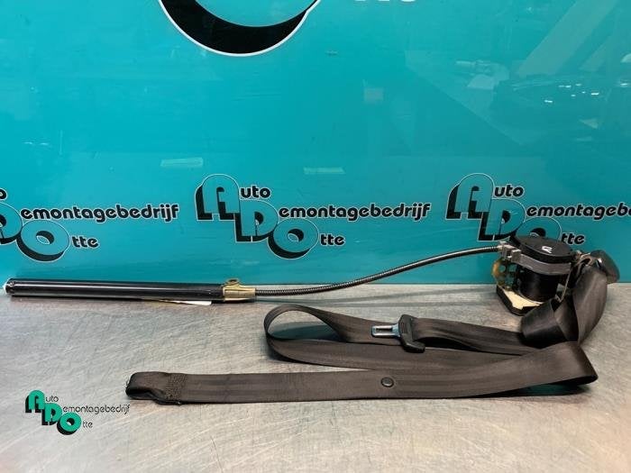 Veiligheidsgordel links-voor van een Volkswagen Golf (Golf 9, Gebruikt, -, Volkswagen, -